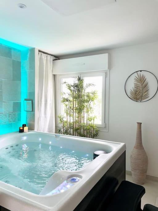 Dans Ma Bulle… Univers Spa Germigny-des-Prés Buitenkant foto